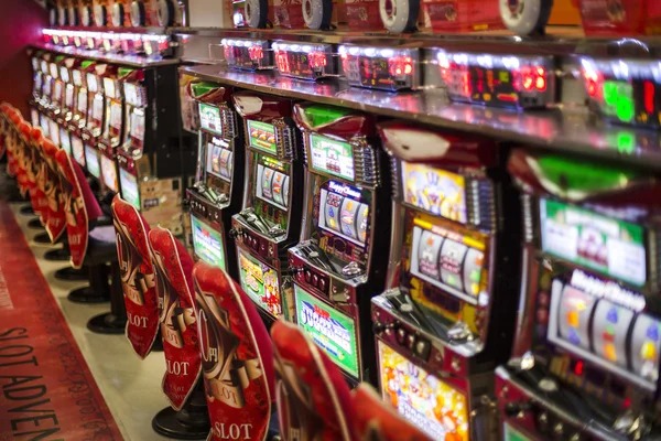 mumu 86 live casino table with multiple players